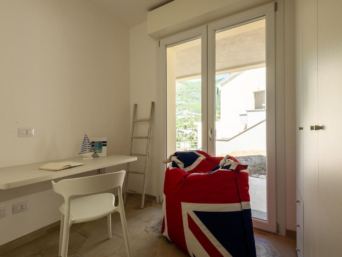 Villa Hanbury With Swimming Pool And Parking In 알라시오 외부 사진